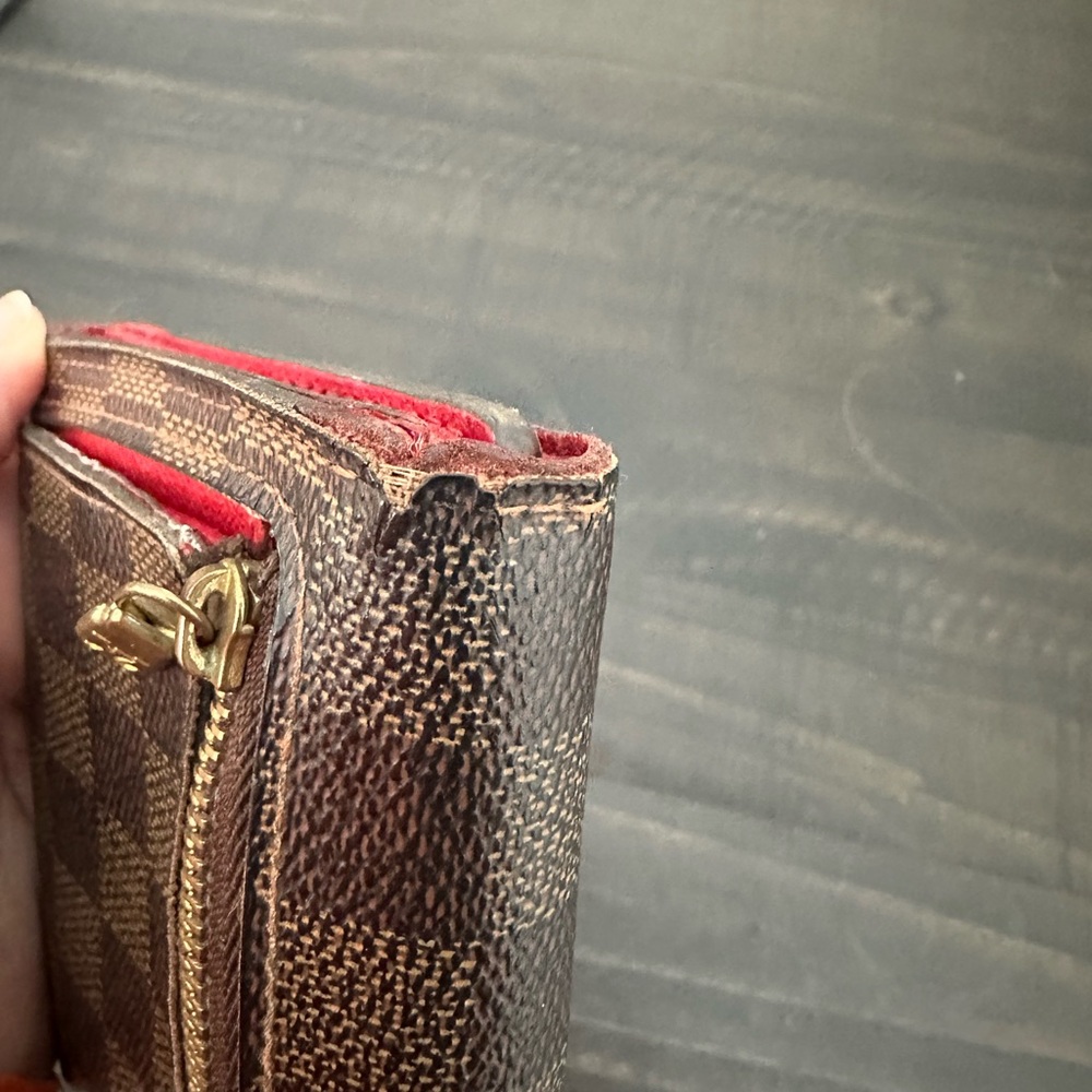 Louis Vuitton Wallet - Picture 5 of 15
